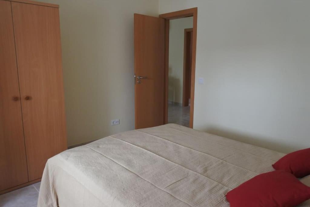 Apartment In The Center Of Carvoeiro With Terrace Luaran gambar